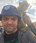 Adrian Site de rencontre femme thai Royaume-Uni rencontres célibataires 38 ans